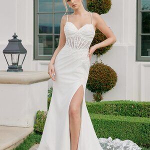 FITTED NEW WHITE WEDDING DRESS, DESTINATION BRIDAL GOWN